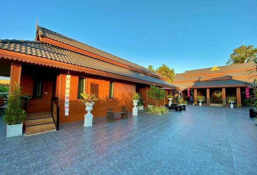 호텔 Khum Lanna Boutique