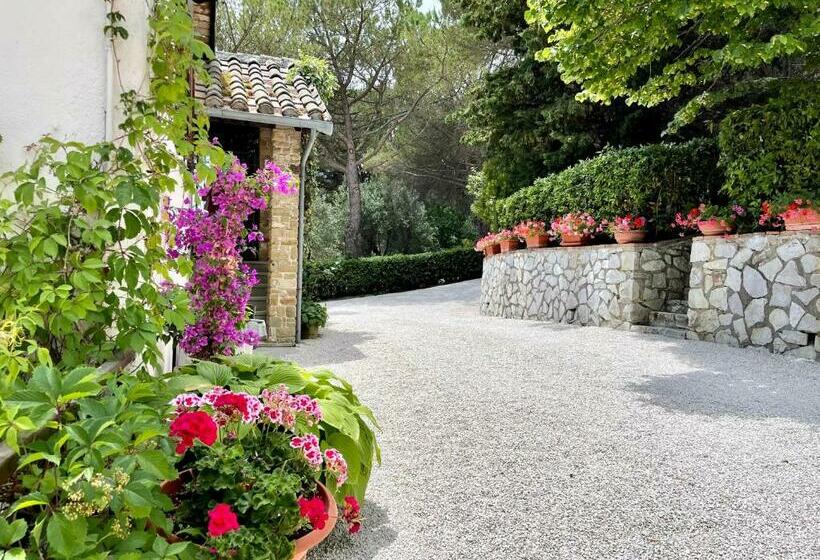 Отель La Panoramica Gubbio   Maison De Charme   Casette E Appartamenti Self Catering Per Vacanze Meravigli