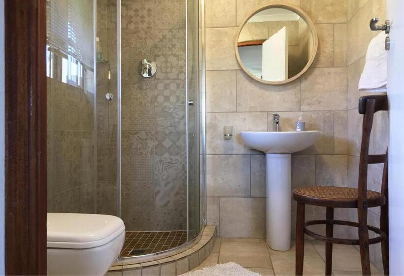 בית מלון כפרי Wild Hare Cottages