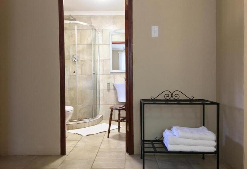 בית מלון כפרי Wild Hare Cottages