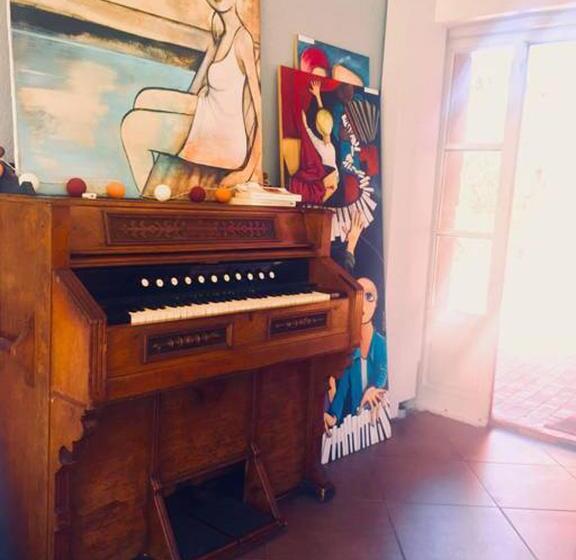 La Grange De La Batone   Bed And Breakfast