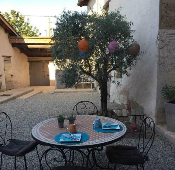 La Grange De La Batone   Bed And Breakfast