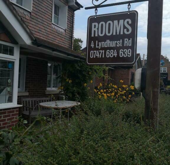 膳宿费 4 Lyndhurst Rd