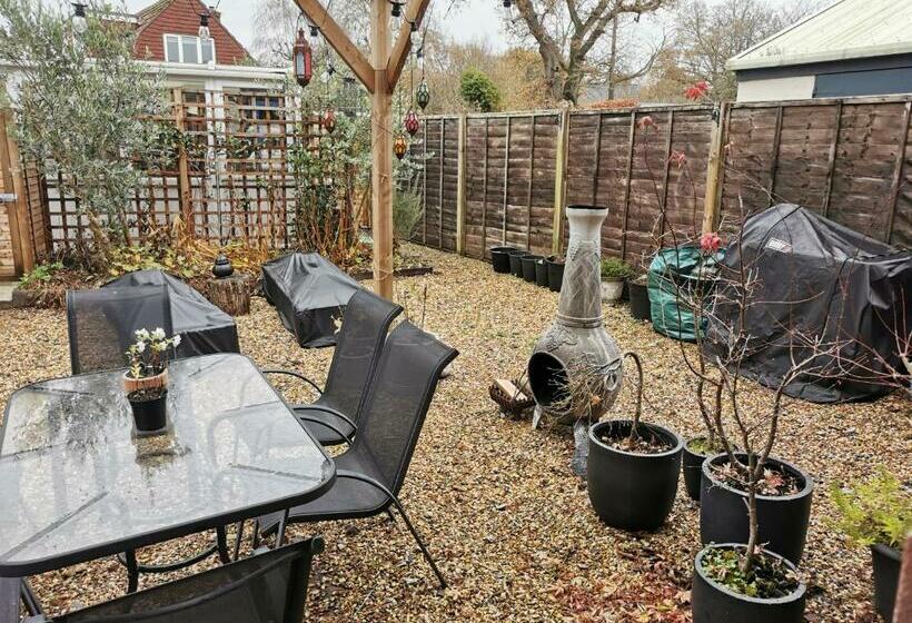 膳宿费 4 Lyndhurst Rd