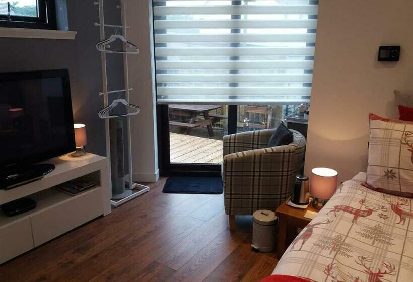 بنسيون Byers Guest House