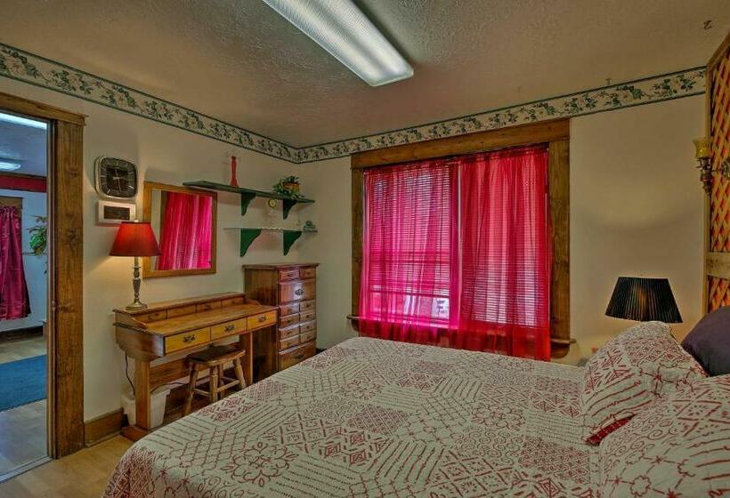 פנסיון Center Street Cottage