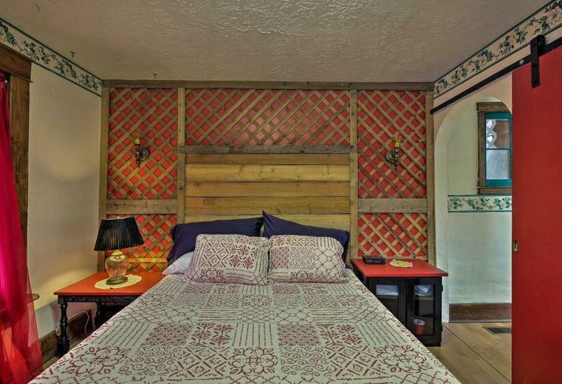 פנסיון Center Street Cottage