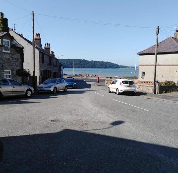 Пансион Room Only Guest Accommodation, Guest House