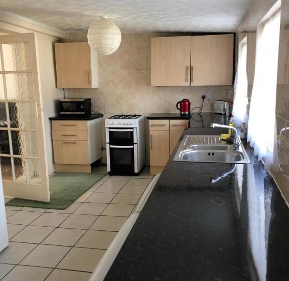 Пансион Room Only Guest Accommodation, Guest House