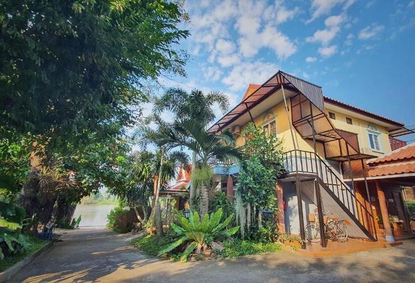 פנסיון Ruen Thai Ban Rim Nam