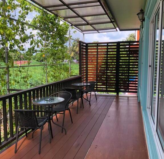 פנסיון Ruen Thai Ban Rim Nam