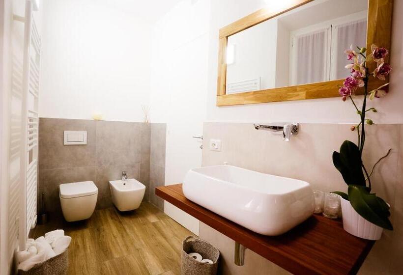 پانسیون Sarzana S Rooms