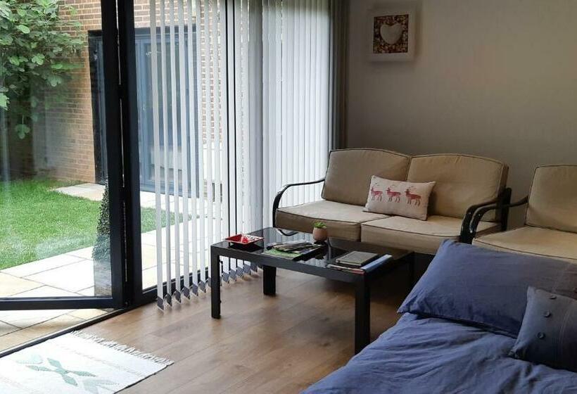 ペンション The Studio Hatfield