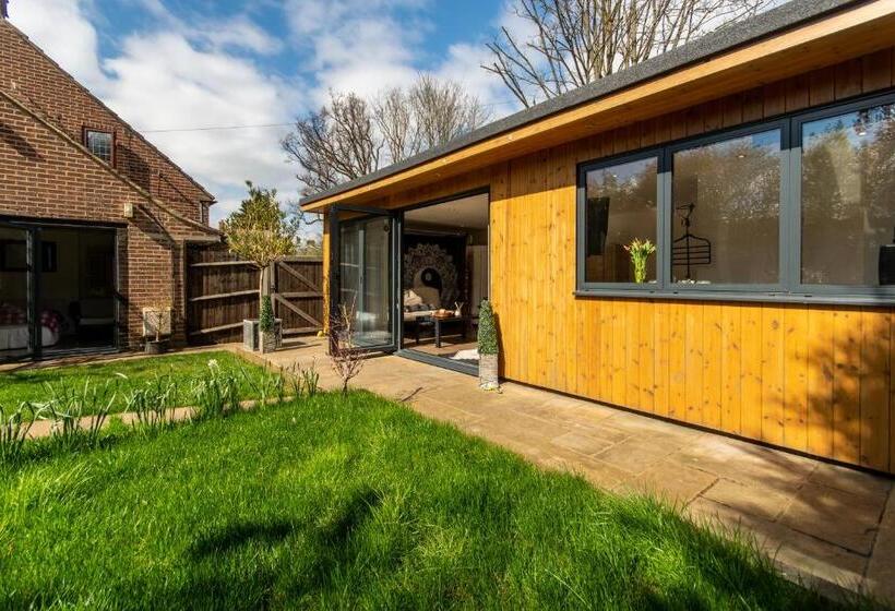 ペンション The Studio Hatfield