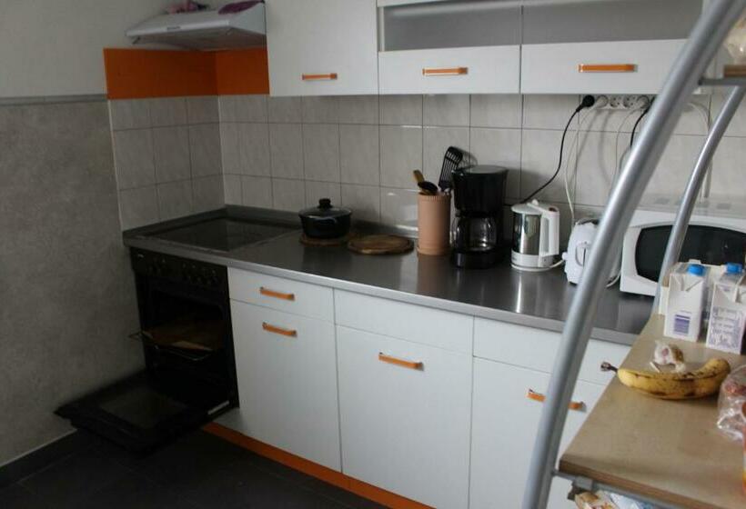 Пансион Zv Scholtz Gästehaus Neuötting Simbacher Straße 7