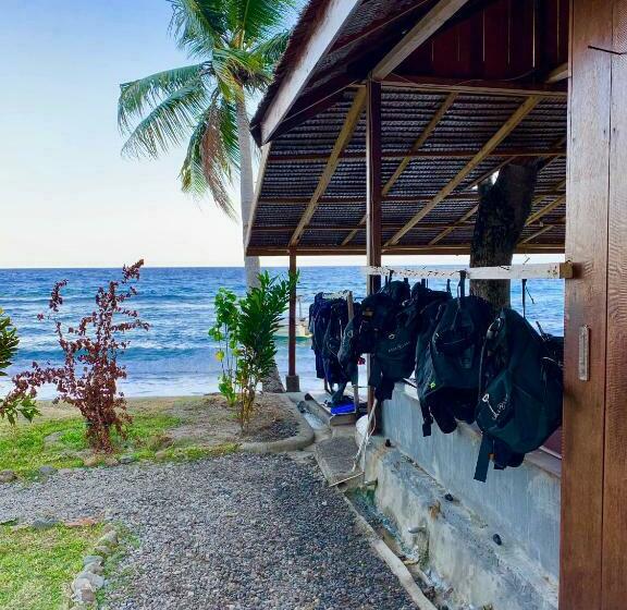 Pristine Paradise Dive Resort Una Una