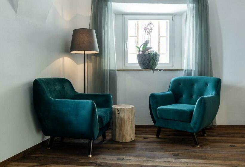 הוסטל Garni Hotel Tauber