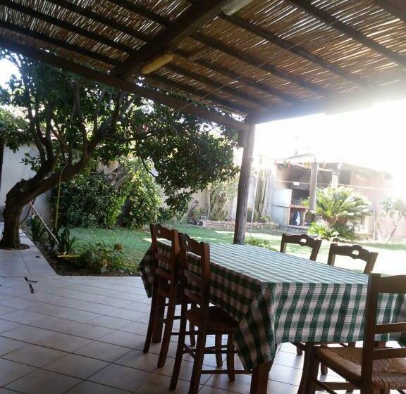 호스텔 La Casa Rossa