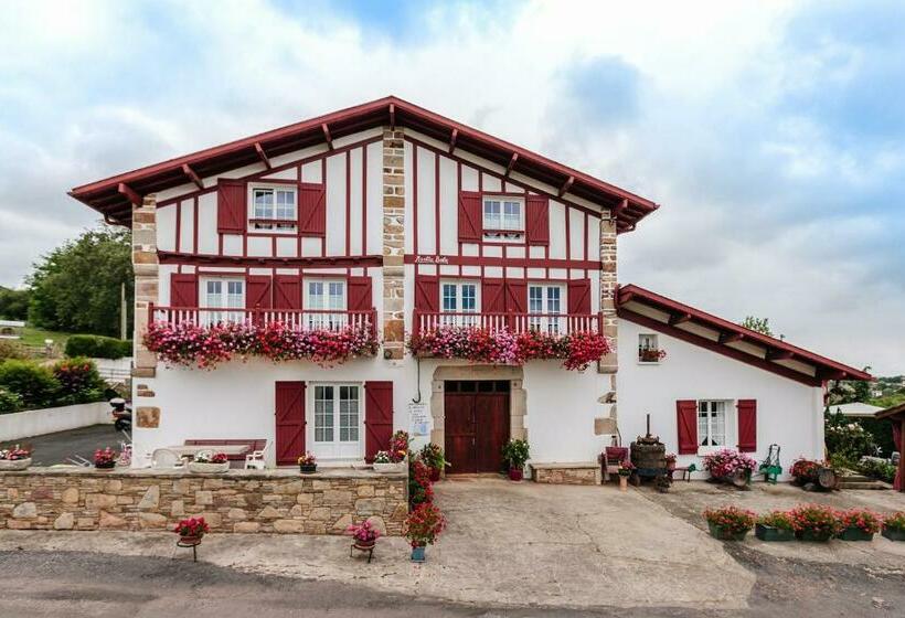 مبيت وإفطار Chambres D Hôtes Manttu