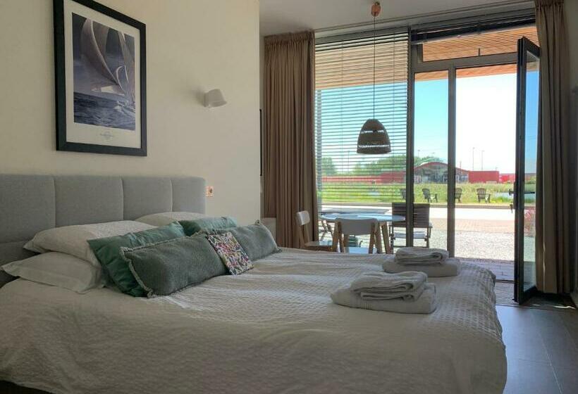 مبيت وإفطار Waterfront Studio