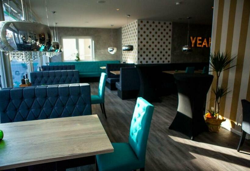 酒店 Ria‘s Beachhouse