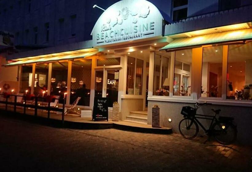 酒店 Ria‘s Beachhouse