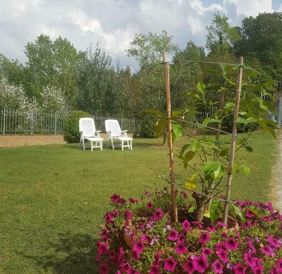 بنسيون Camere Montalbano