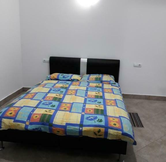 بنسيون Casa Centrala