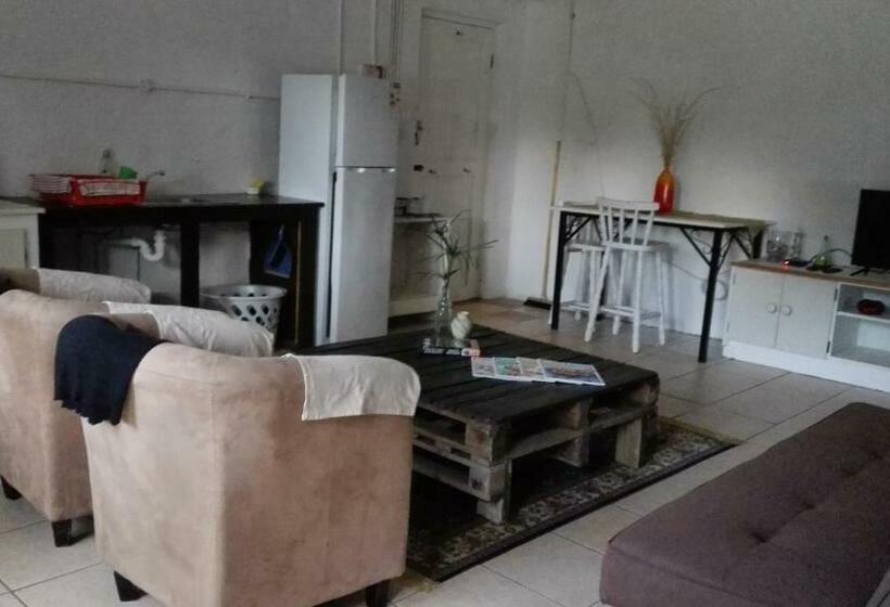 펜션 Dollery House