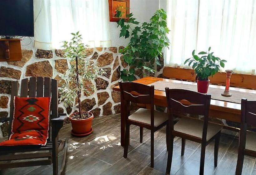 펜션 Guesthouse White Margarit