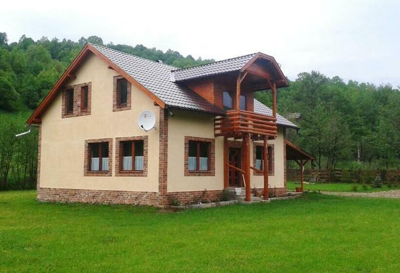 ペンション Katalin Kulcsosház