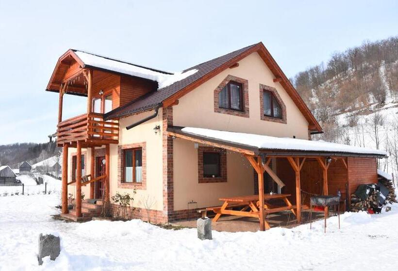 ペンション Katalin Kulcsosház