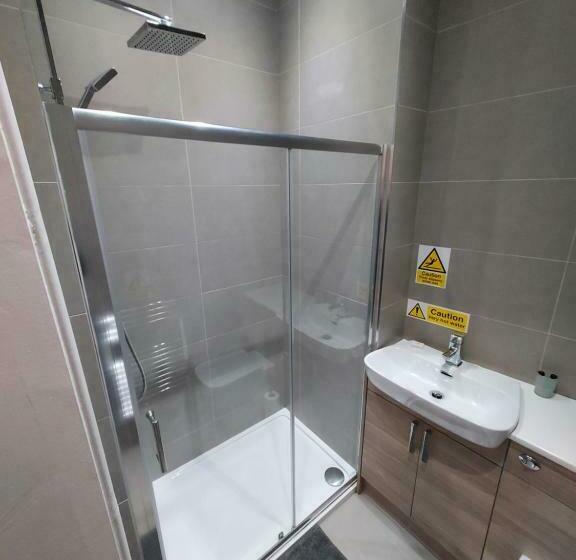 פנסיון Maze Serviced Apartment