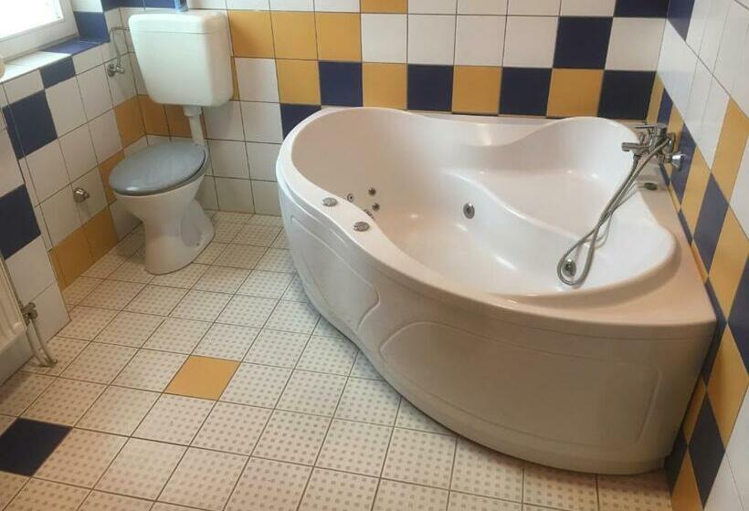 ペンション Roland Motel