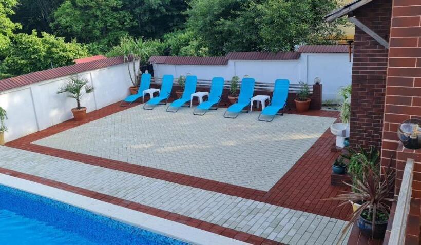 펜션 Vila Perla Govorei