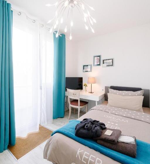 فندق صغير Gästehaus Am Flughafen Düsseldorf