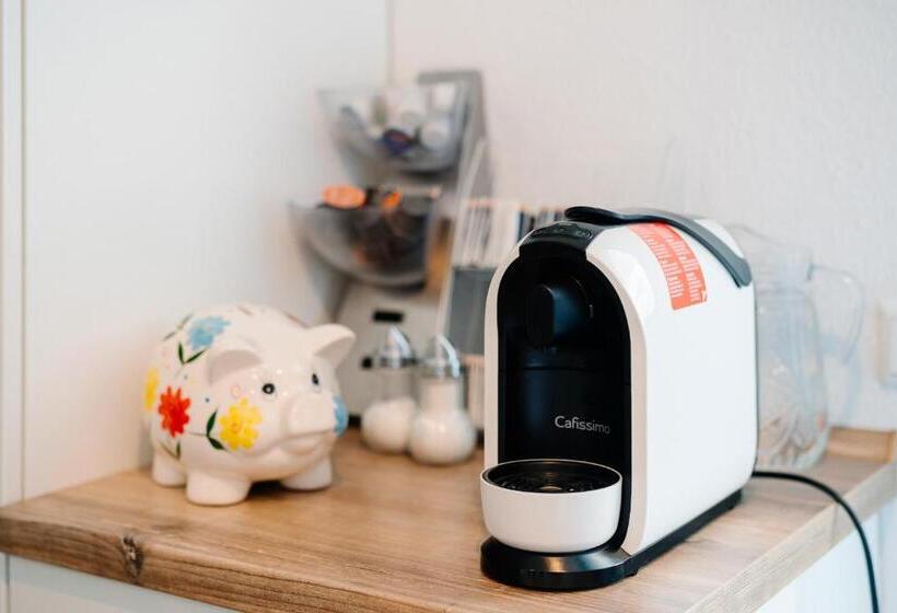 فندق صغير Gästehaus Am Flughafen Düsseldorf