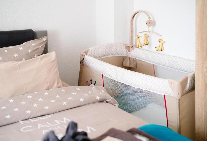 فندق صغير Gästehaus Am Flughafen Düsseldorf