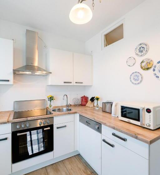 فندق صغير Gästehaus Am Flughafen Düsseldorf