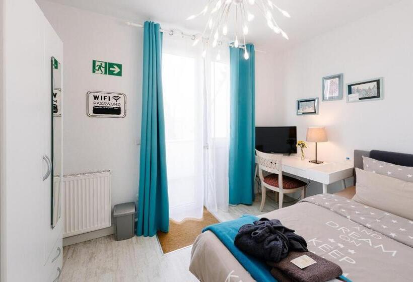 فندق صغير Gästehaus Am Flughafen Düsseldorf