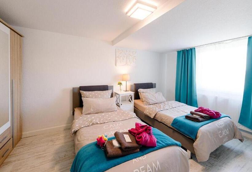 فندق صغير Gästehaus Am Flughafen Düsseldorf