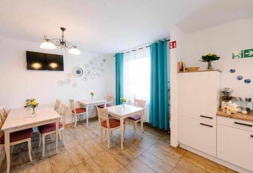 فندق صغير Gästehaus Am Flughafen Düsseldorf