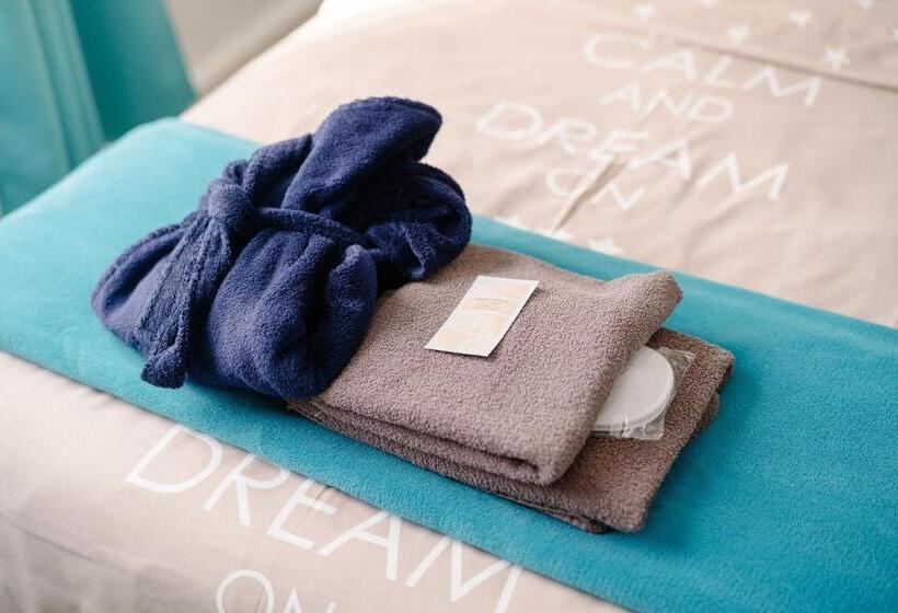 فندق صغير Gästehaus Am Flughafen Düsseldorf