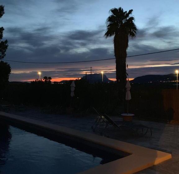 مبيت وإفطار Casa Alestelou