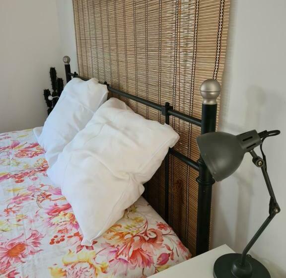 تختخواب و صبحانه Great Canal Studio   Water View & Free Parking