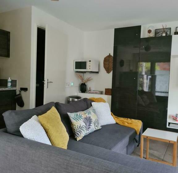 تختخواب و صبحانه Great Canal Studio   Water View & Free Parking