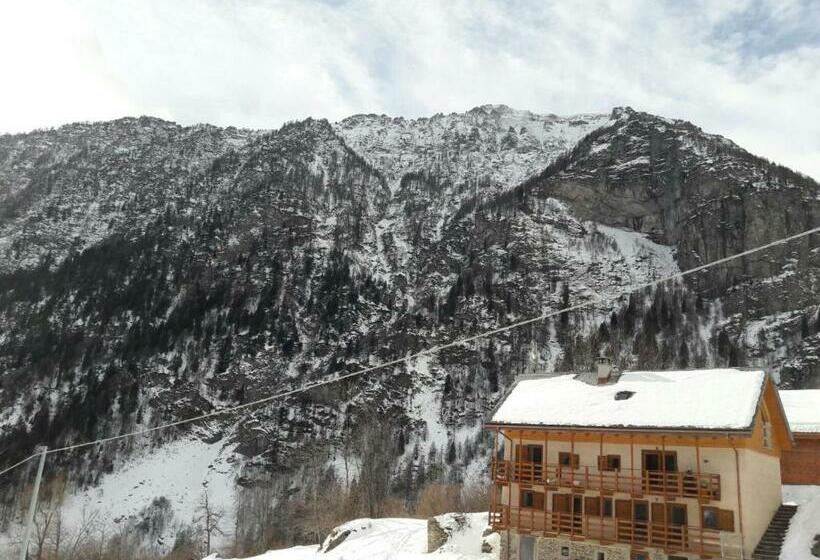 ベッドアンドブレックファースト Il Teggiolo