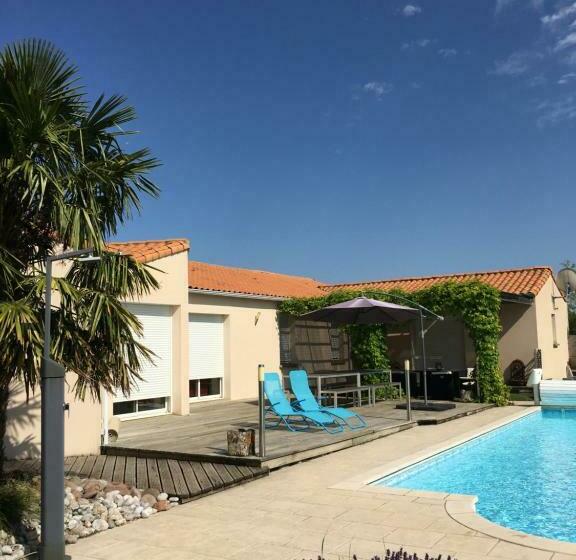 住宿加早餐  La Chambre Des Amis