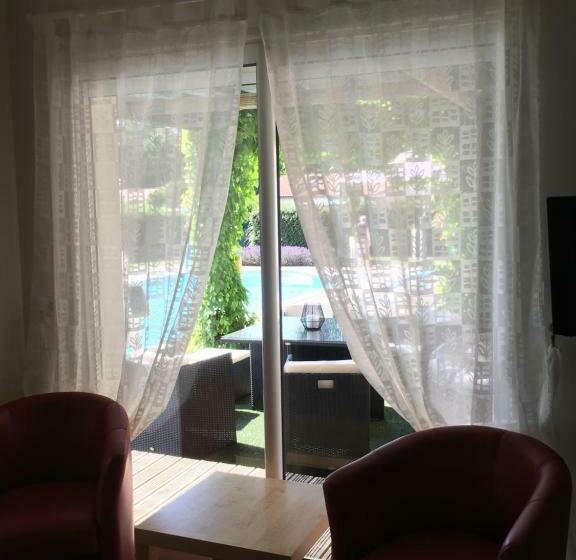 住宿加早餐  La Chambre Des Amis