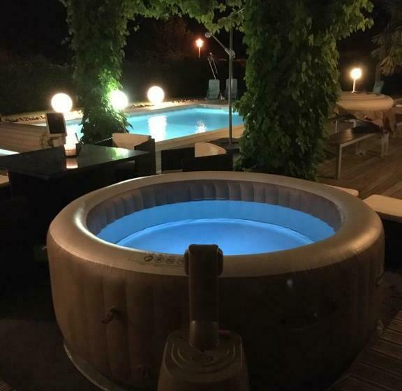 住宿加早餐  La Chambre Des Amis